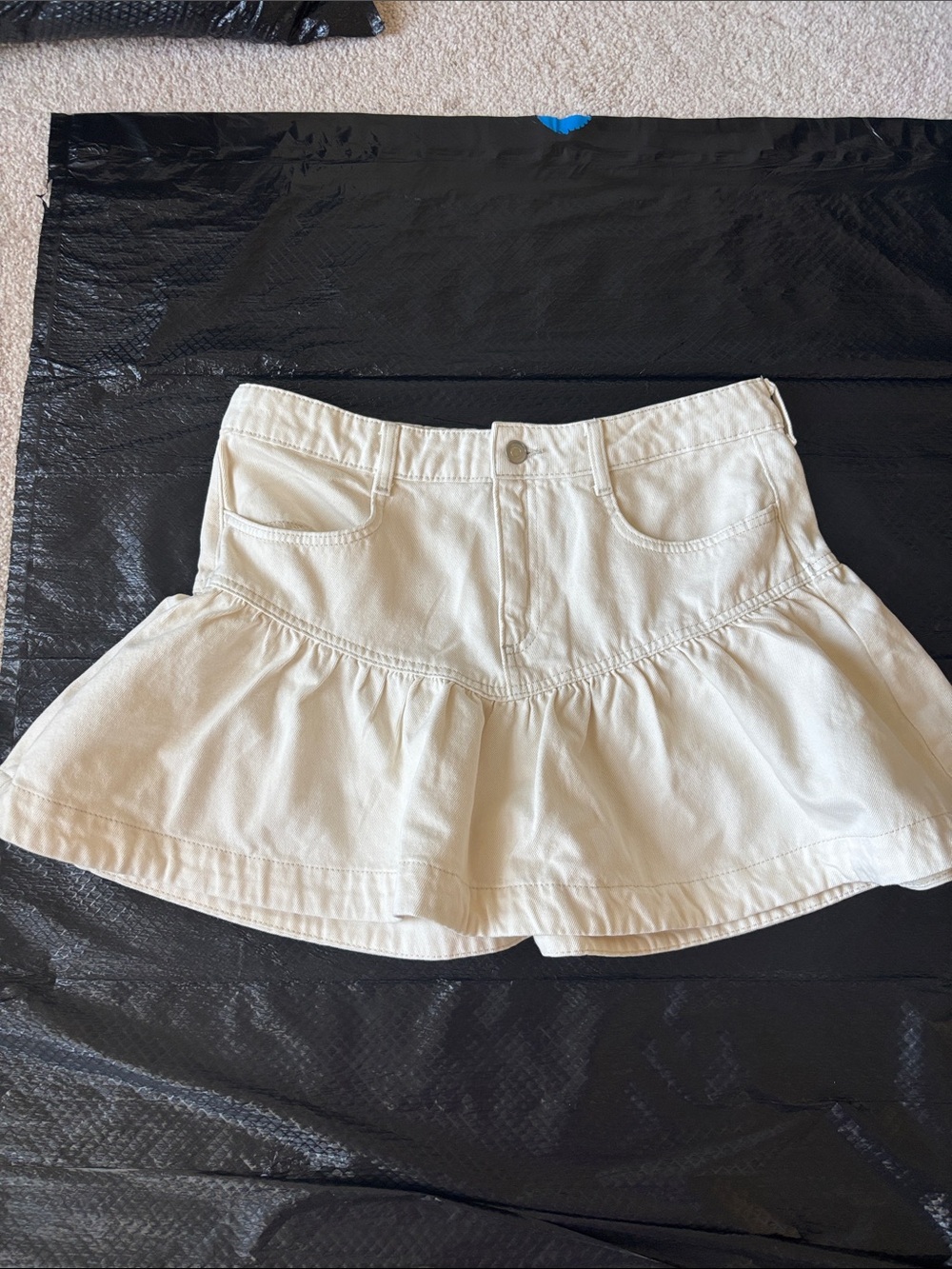 H&M Cream Ruffle Mini Skirt